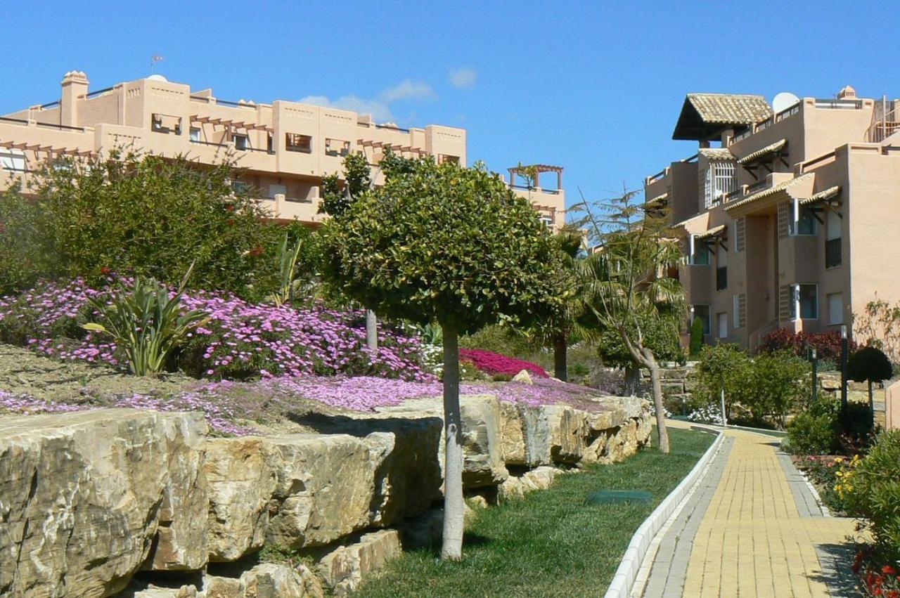 شقة Penthouse With Roof Terrace, Bbq, Pool- And Sea Views Buenas Noches المظهر الخارجي الصورة