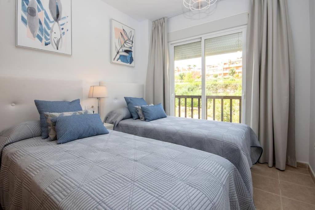 شقة Penthouse With Roof Terrace, Bbq, Pool- And Sea Views Buenas Noches المظهر الخارجي الصورة