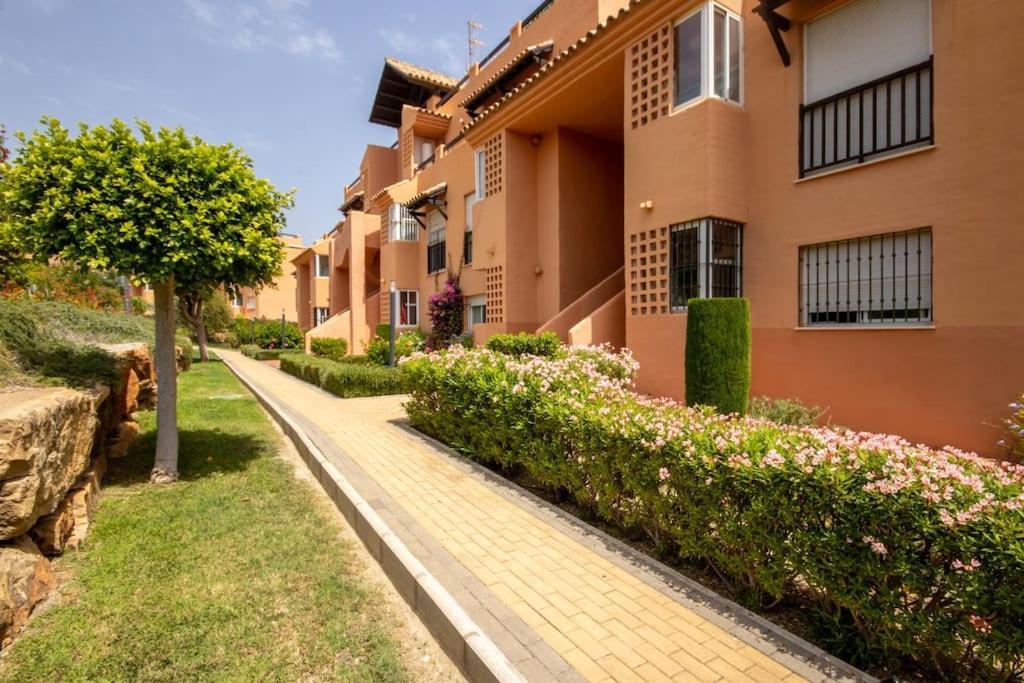 شقة Penthouse With Roof Terrace, Bbq, Pool- And Sea Views Buenas Noches المظهر الخارجي الصورة