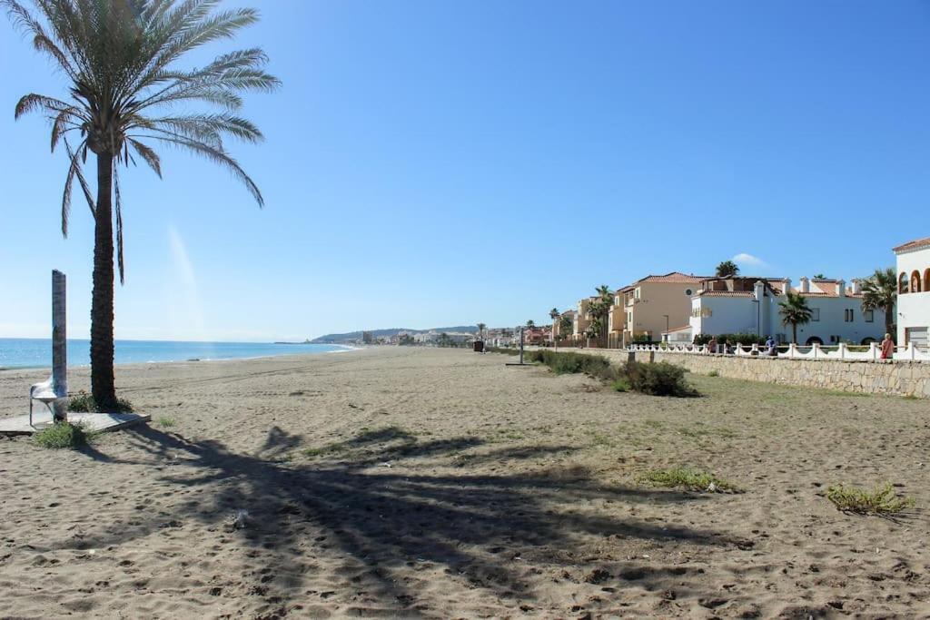 شقة Penthouse With Roof Terrace, Bbq, Pool- And Sea Views Buenas Noches المظهر الخارجي الصورة