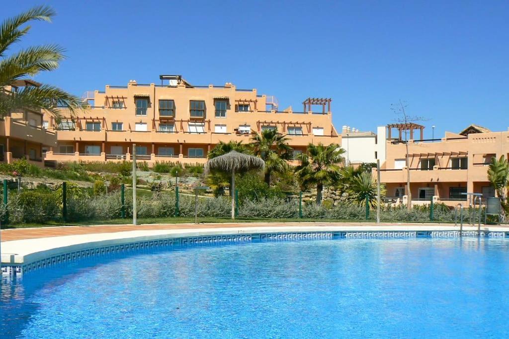 شقة Penthouse With Roof Terrace, Bbq, Pool- And Sea Views Buenas Noches المظهر الخارجي الصورة