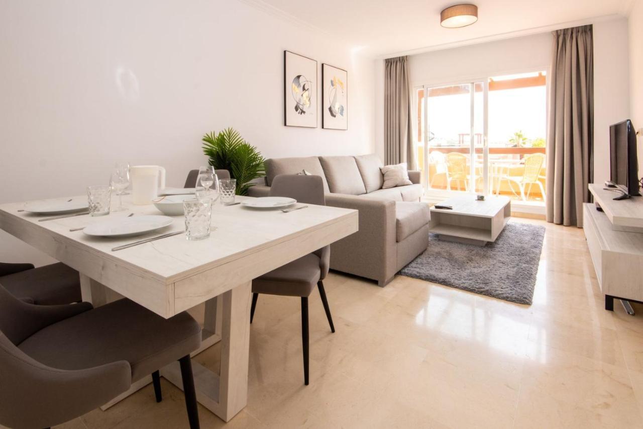 شقة Penthouse With Roof Terrace, Bbq, Pool- And Sea Views Buenas Noches المظهر الخارجي الصورة